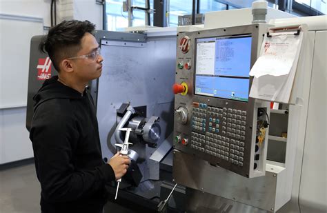 training for cnc machinist